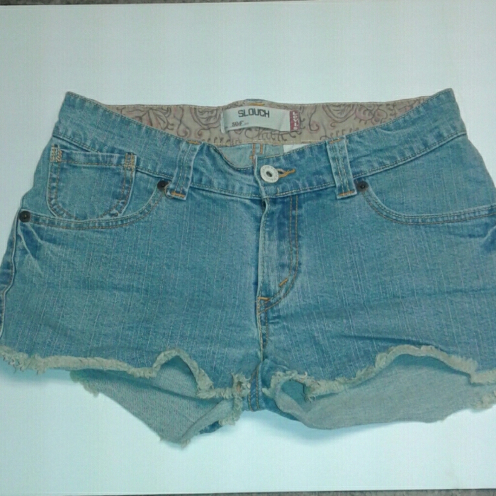 ●Levi's Slouch Shorts●